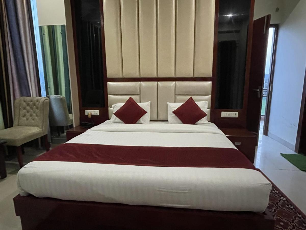 Sumedha G Village Resort And Spa Raiwala Exterior foto
